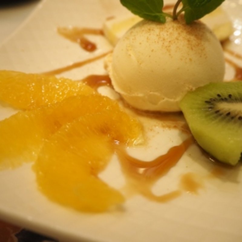 うなアイスと季節のフルーツ(入谷鬼子母神門前のだや)