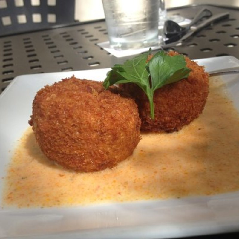 crab cakes(Roy’s Waikiki)