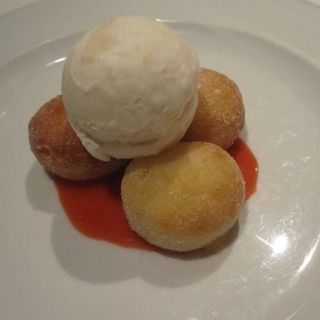 LILIKOI MALASADAS(Chef Mavro)