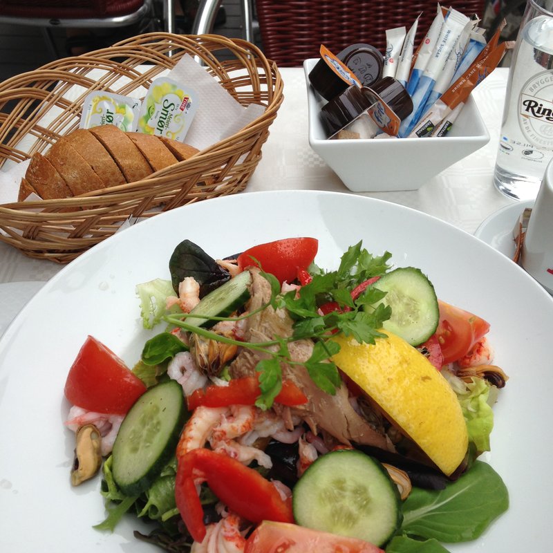 海老たっぷりサラダ(Monaliza Olso)