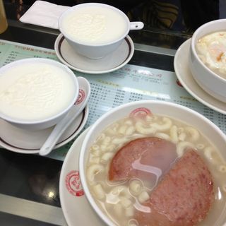 午餐肉通粉(港澳義順牛奶公司)