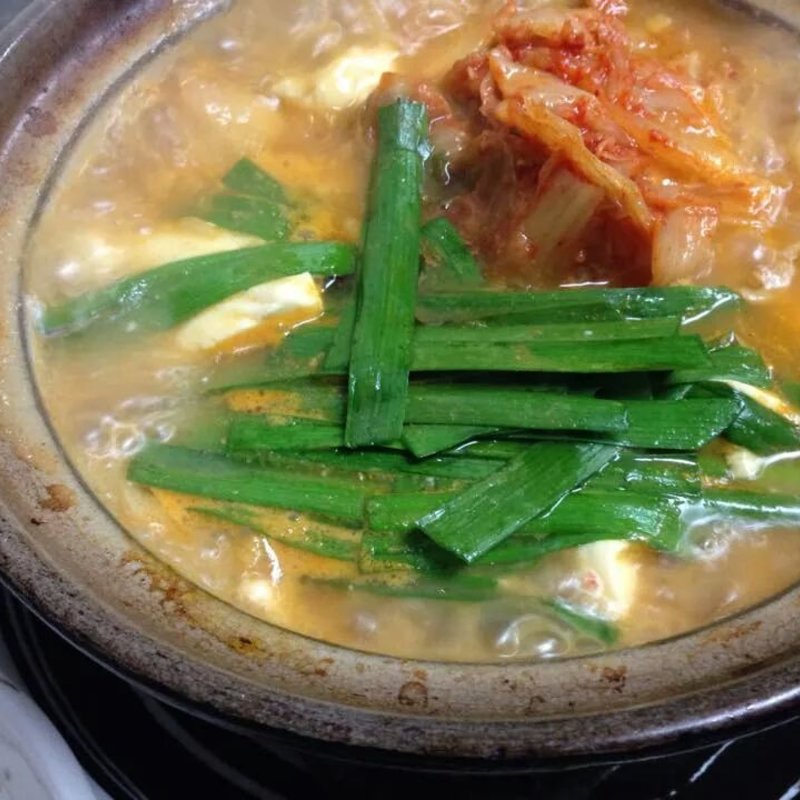 味噌自立てキムチ鍋(ごはん屋 たんぽぽ )