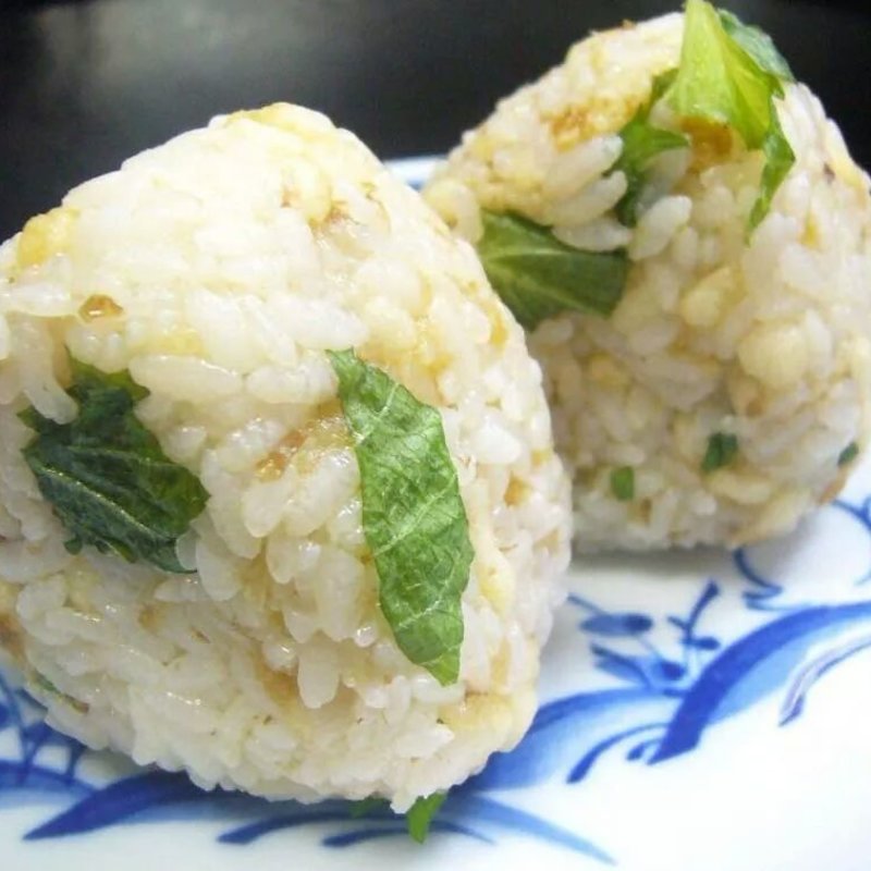 青じそ揚げ玉おにぎり(ごはん屋 たんぽぽ )