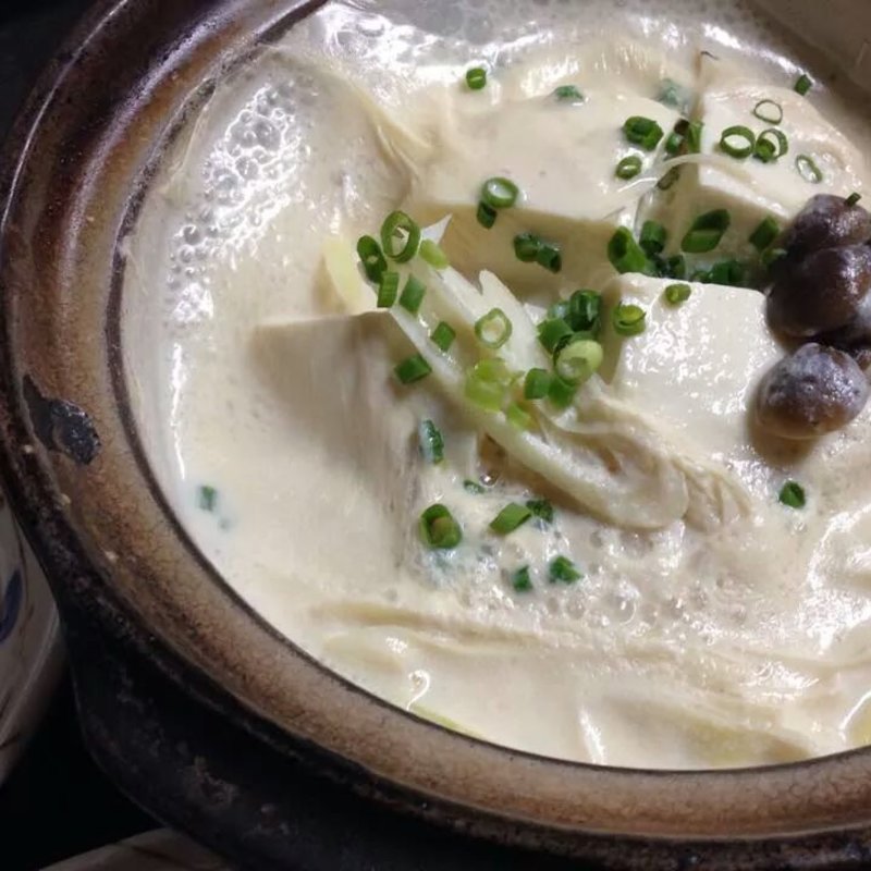 豆乳仕立て湯豆腐(ごはん屋 たんぽぽ )