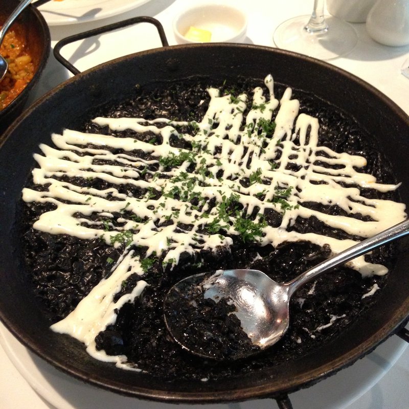 イカスミパエリア(Fandango Spanish Restaurant)