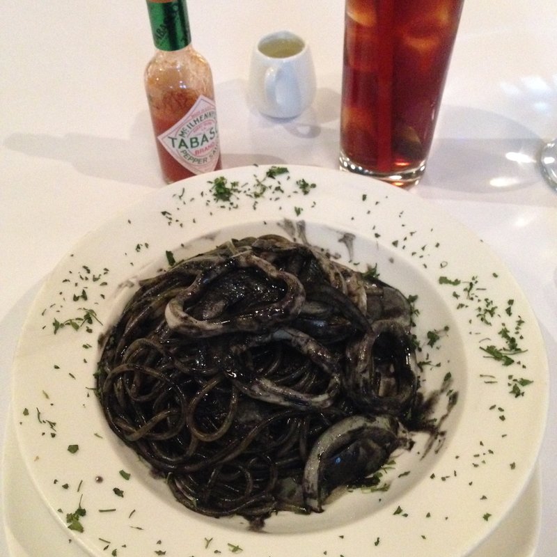 イカ墨パスタ(Okapi Restaurant)