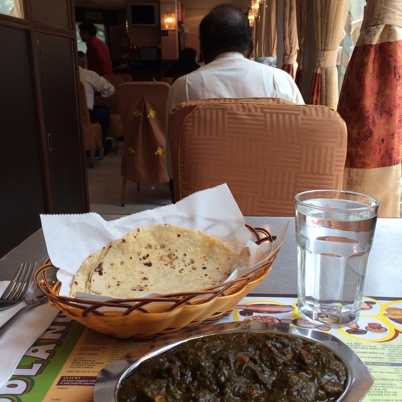 ほうれん草とチーズのカレー(活蘭印度素食)