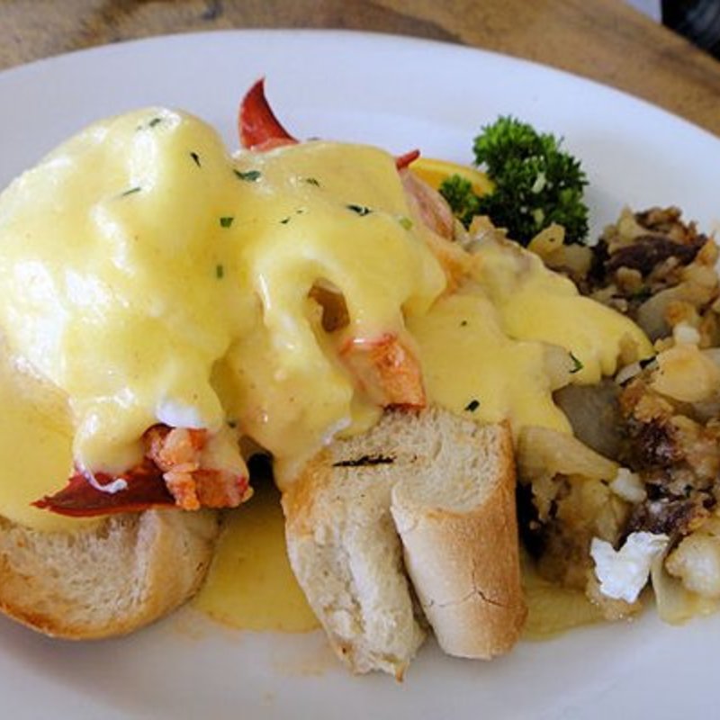 Lobster Benedict(Longhi’s)