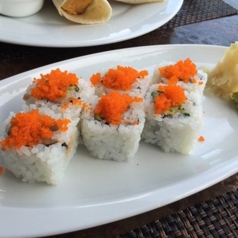 Spicy tuna rolls(Wai’olu Ocean View Lounge)