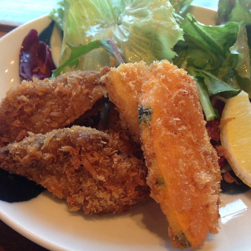 牛のフライ定食(酢重ダイニング　六角 東京ミッドタウン店 （ロッカク）)