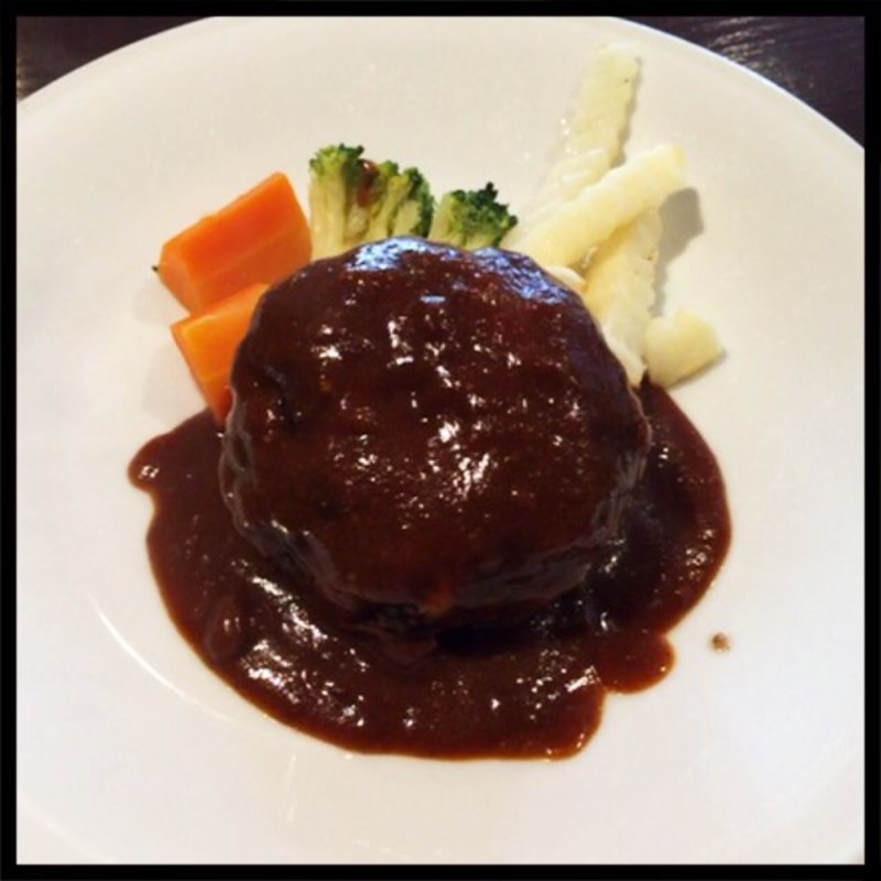 ハンバーグステーキ(イタリア料理店 インドール)