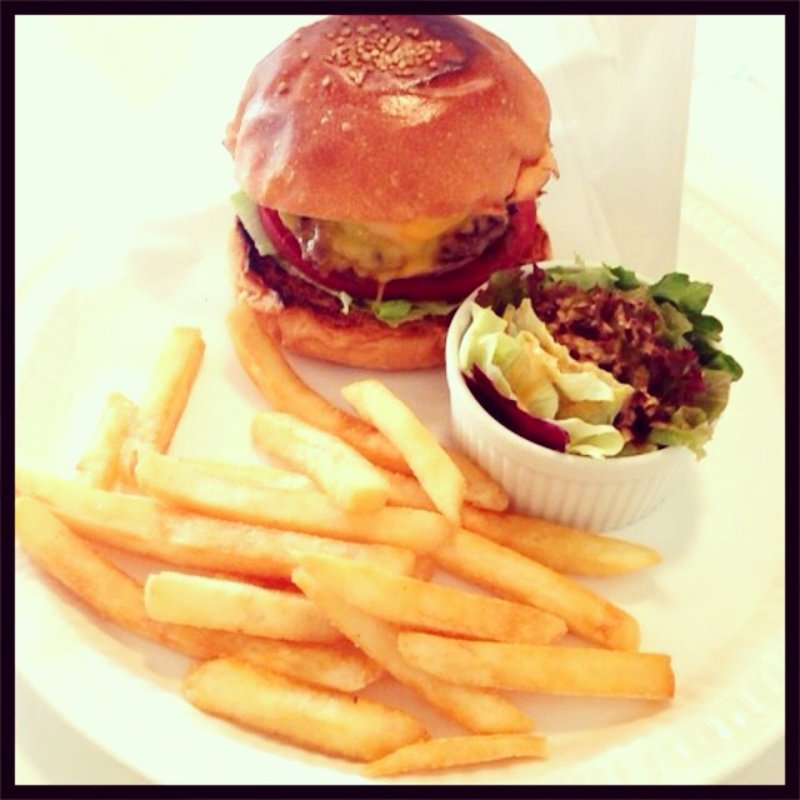 チーズバーガー(バーガーマニア 白金店 （Burger Mania）)