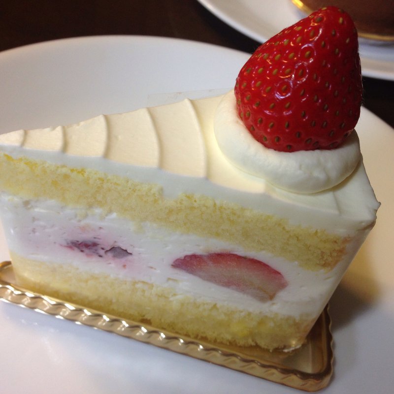 ストロベリーショートケーキ(ザ・ロビーラウンジ)