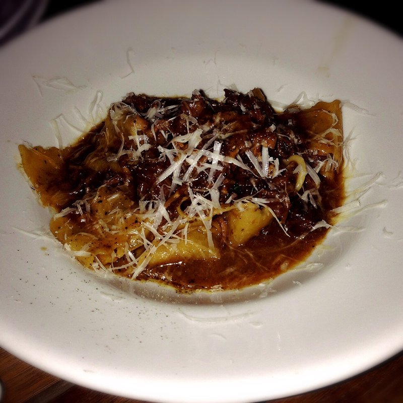 シャラン鴨のラグー　パッパルデッレ(シクスバイオリエンタルホテル)