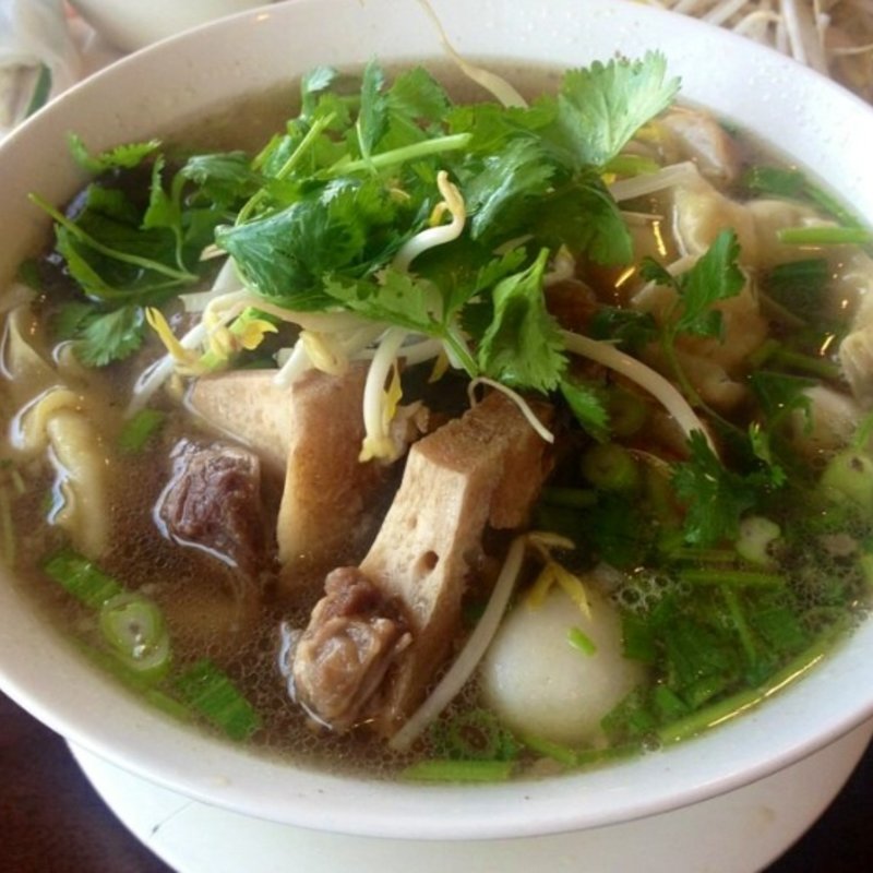 Egg noodle and ox tail soup(Pho Consomme)