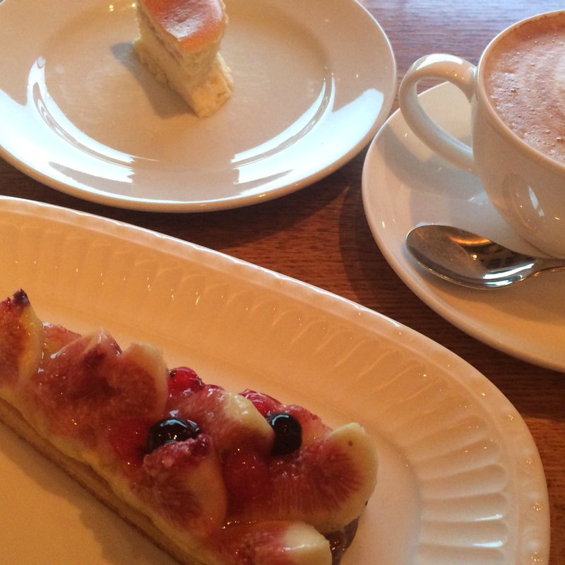 ケーキセット(PATISSERIE TOOTH TOOTH 本店 （パティスリートゥーストゥース）)
