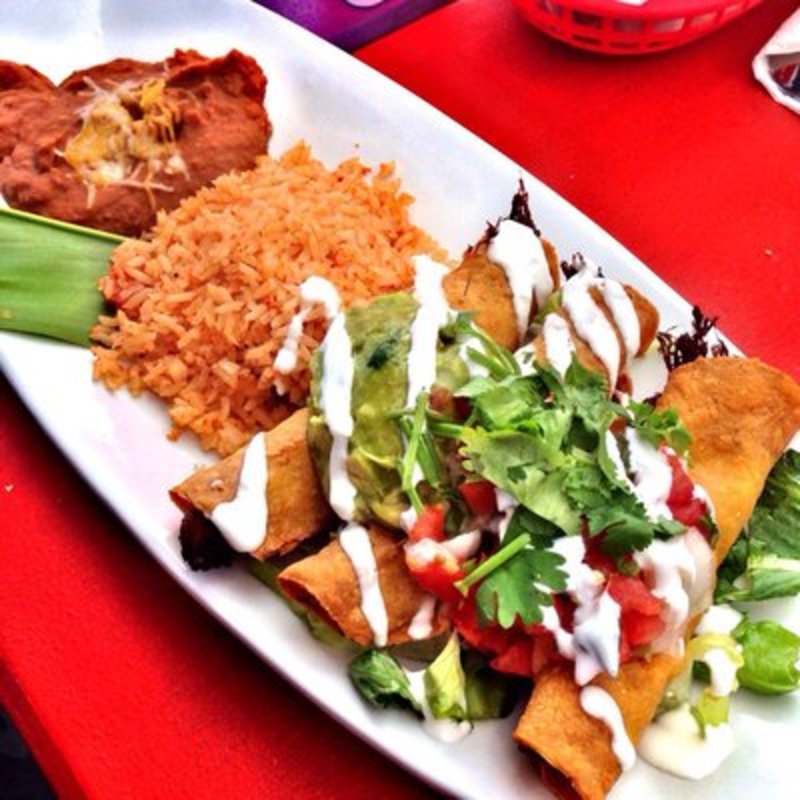 Chicken taquitos(Cha-Cha-Cha Salsaria)