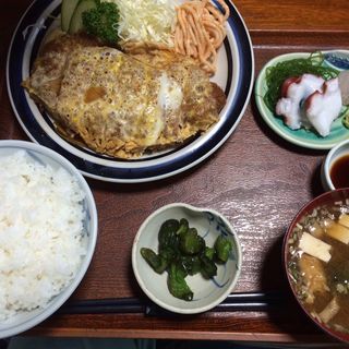 煮込みカツ定食(いわき鮨 )