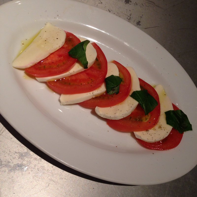 三原村トマトのカプレーゼ(タールム富ヶ谷)