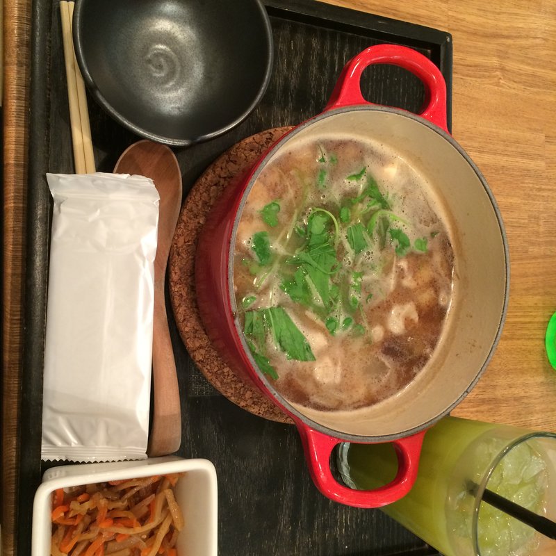 牛ホルモンと牛蒡の特選味噌茶鍋(ランチセット)(茶鍋カフェ kagurazaka saryo 渋谷マークシティ店 （サリョウ）)