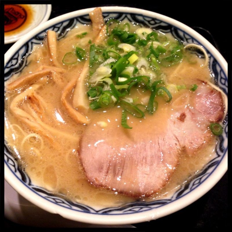 らぁめん ハーフ(博多麺房赤のれん 西麻布本店)