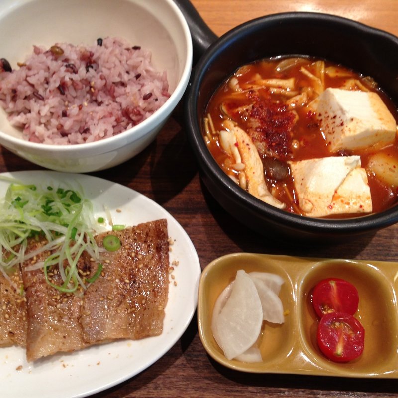 10種きのこ秋味純豆富とサムギョプサル定食(Vegeけなりぃ ecute品川South店 （ベジケナリイ）)