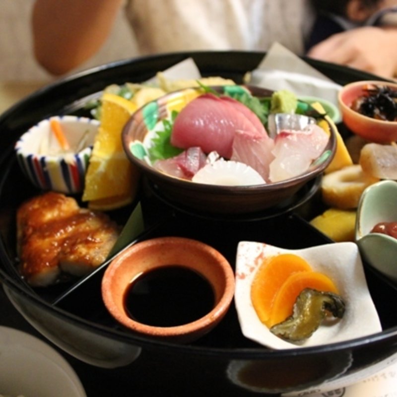 びっくり弁当(いけす割烹 心誠  （しんせい）)