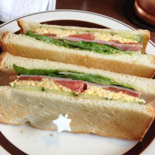 ハムと野菜とタマゴのトーストサンド(星乃珈琲店 新宿東口店 )