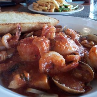 Seafood Pasta(Uncle’s Fish Market and Grill)