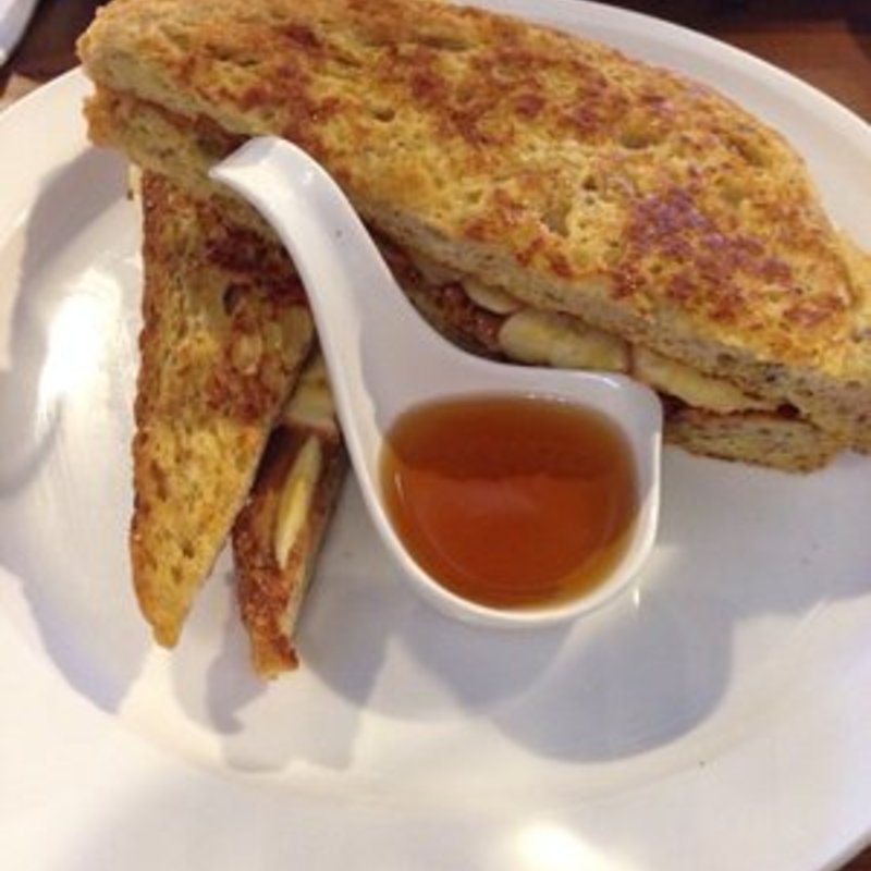 French toast sandwich(The nook neighborhood bistro)