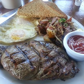 Ribeye steak and eggs(LuLu’s Waikiki)