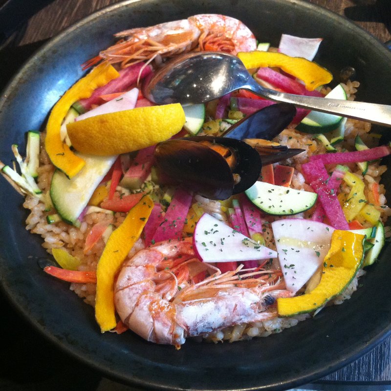 魚介のパエリヤ(チーズバル ミツバチ)