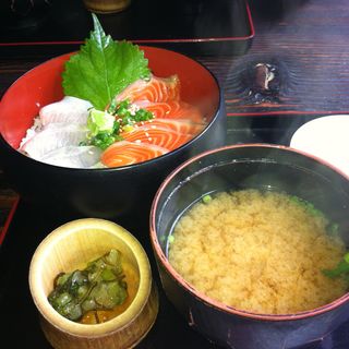 海鮮丼(えび食堂 鬼が島)