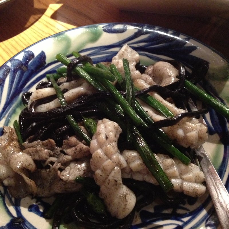 イカ墨焼きそば(宴 尖沙咀)