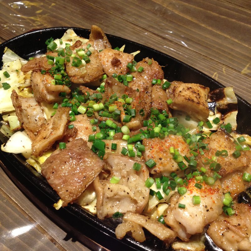 ホルモン鉄板焼き(焼き鳥とおばんざい コテツ)