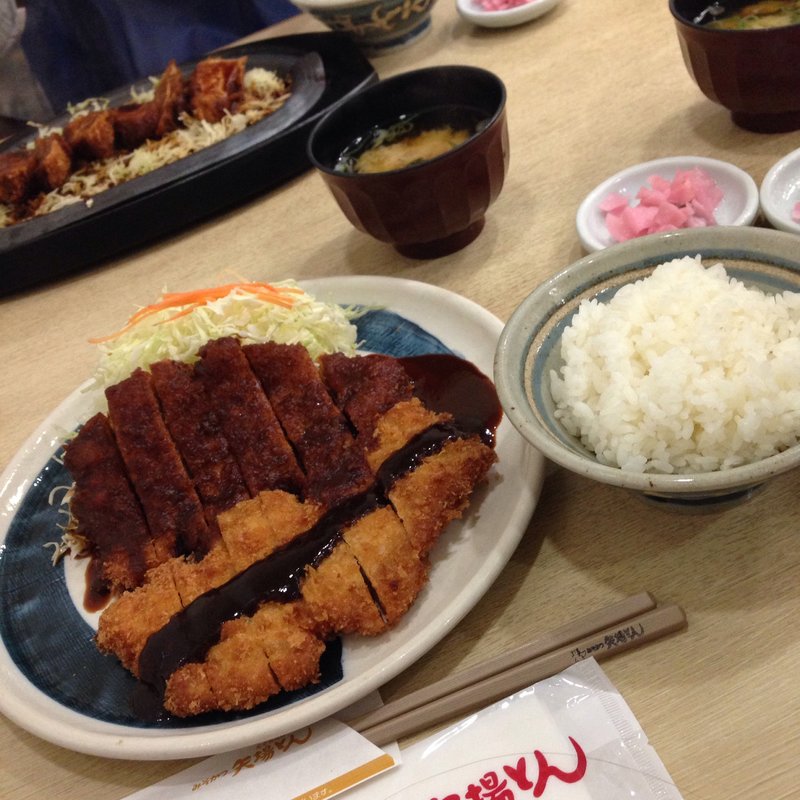 わらじとんかつ定食(みそかつ・矢場とん)