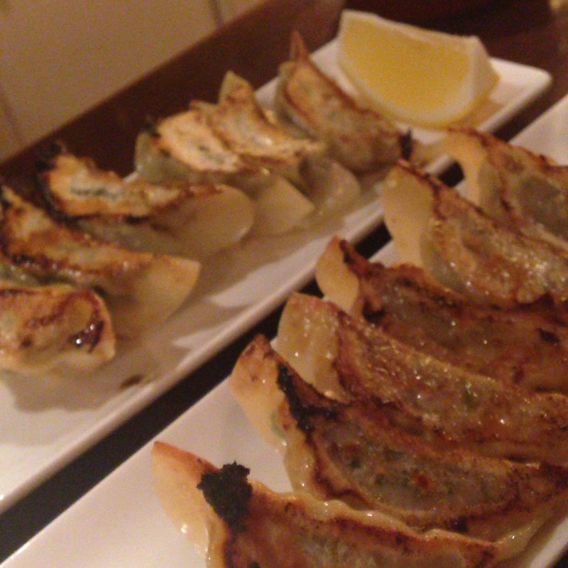 餃子とシソ餃子(元町餃子57)