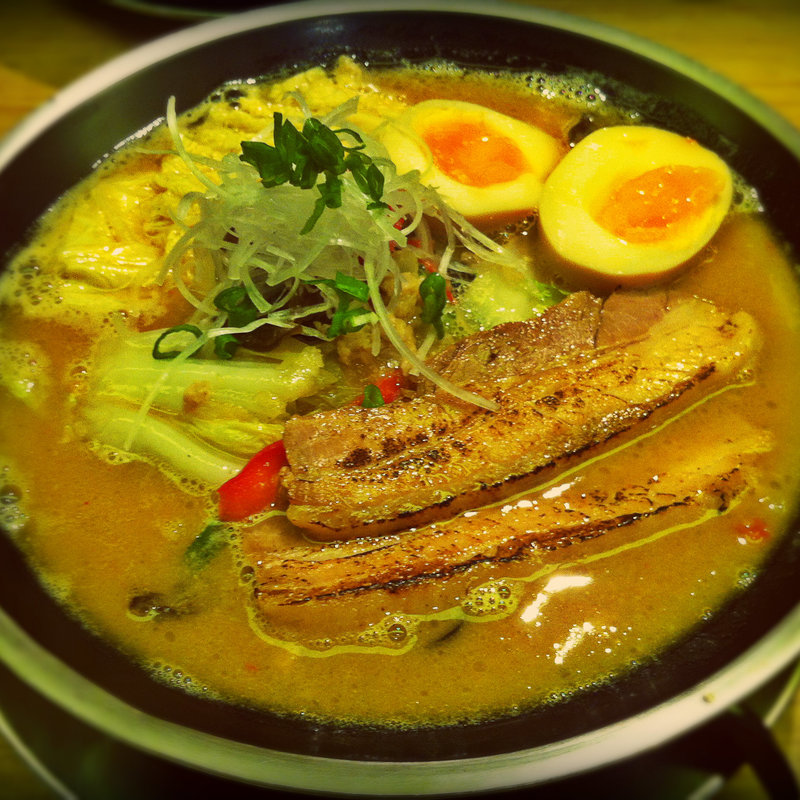 濃厚鶏味噌らーめん(SANPOUTEI RAMEN)