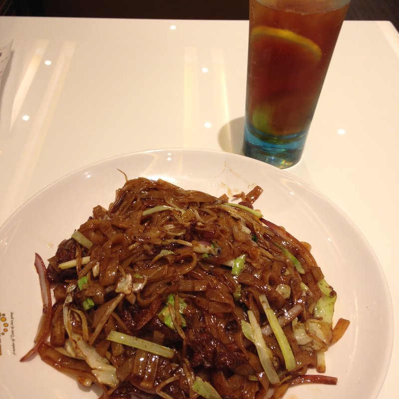 干炒牛河(百份百餐廳)