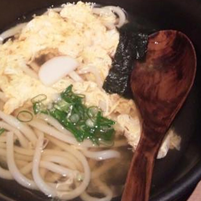 玉子とじのおうどん(おいしいおうどん つるとんたん BIS TOKYO)