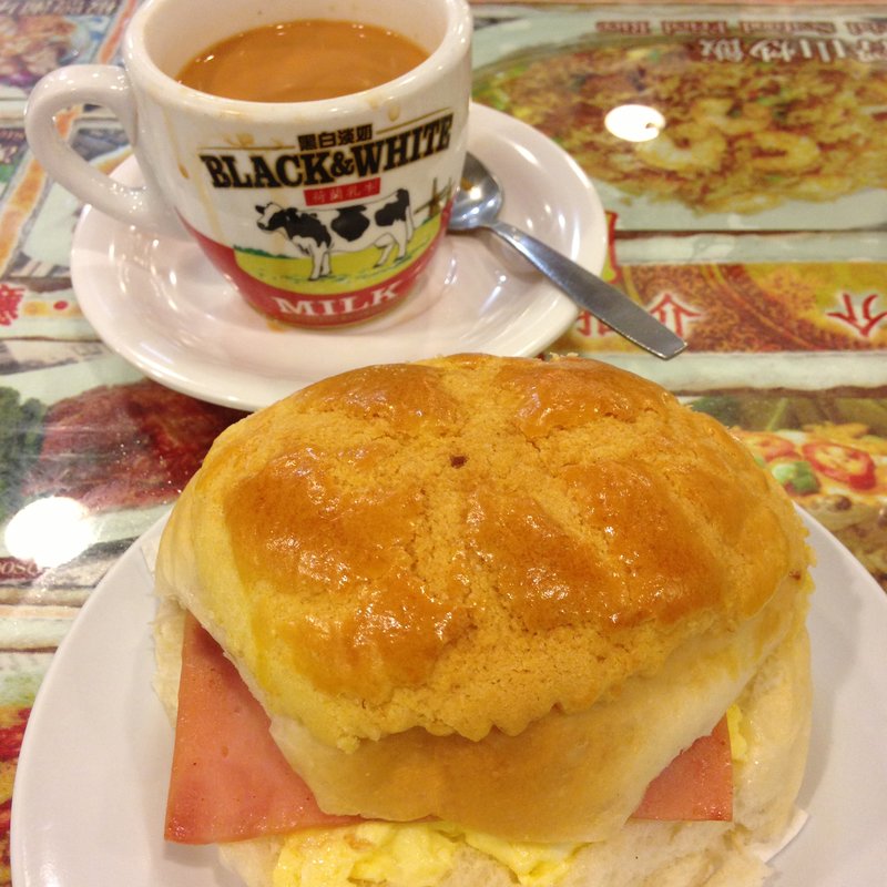 エッグハムメロンパン(興發明爐燒味)