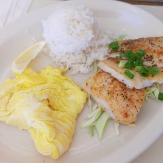 Mahi mahi, two eggs, two scoop rice(Jack’s Restaurant)