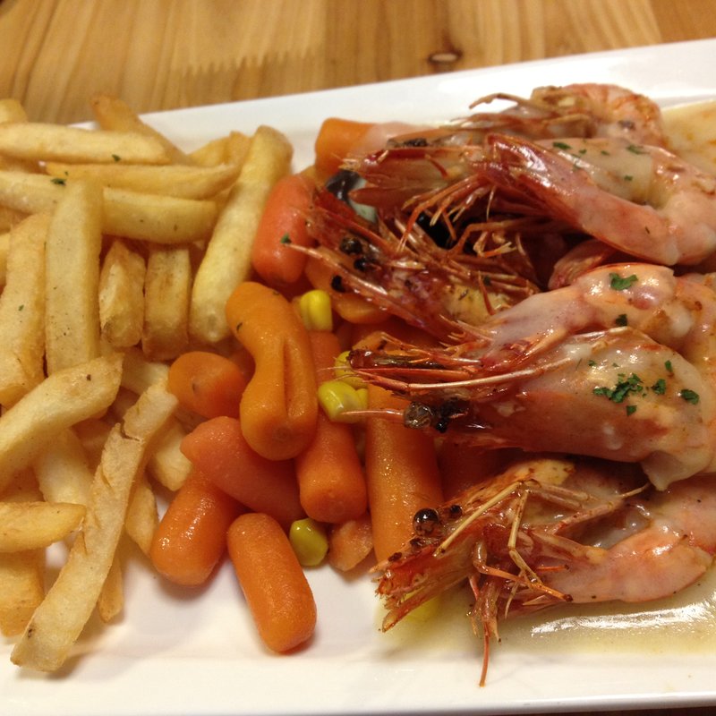 海老のチーズ焼きWithフライポテト(Johnny Cafe)