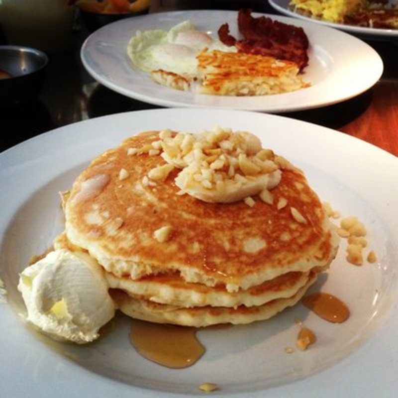 Macadamia nuts pancake (Keoni by Keo’s)