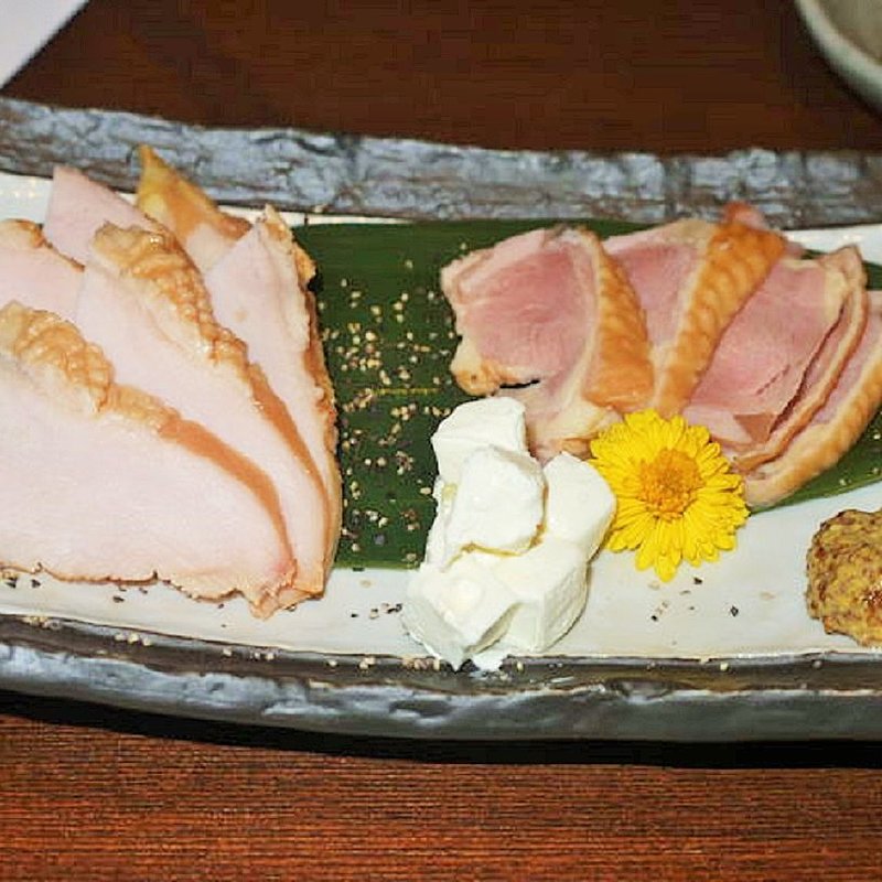 鶏スモークの盛り合わせ(宮崎地鶏と旬菜『とり神楽』淀屋橋店)