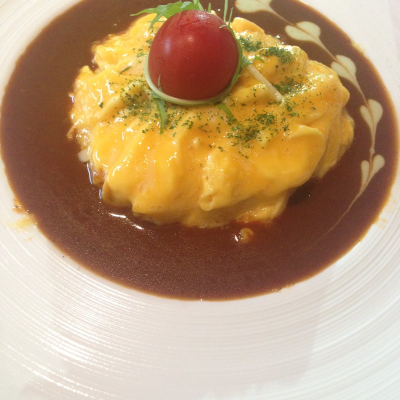 ハートのオムライス(カフェ伍番館)