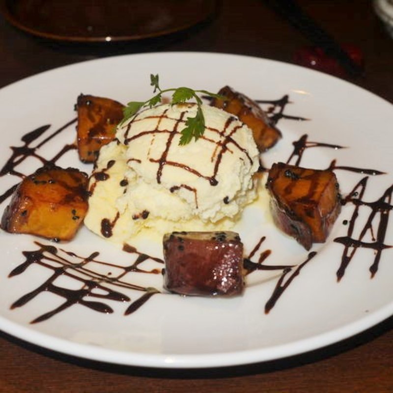 熱々大学芋と冷たいバニラアイス(宮崎地鶏と旬菜『とり神楽』淀屋橋店)