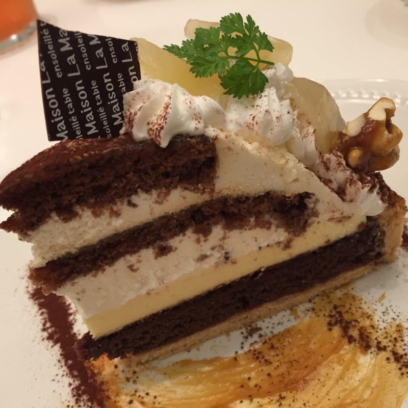 キャラメルとティラミスポワールのタルト(ラ・メゾン アンソレイユターブル ランドマークプラザ店)