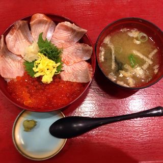海鮮親子丼(こんぴら丸)