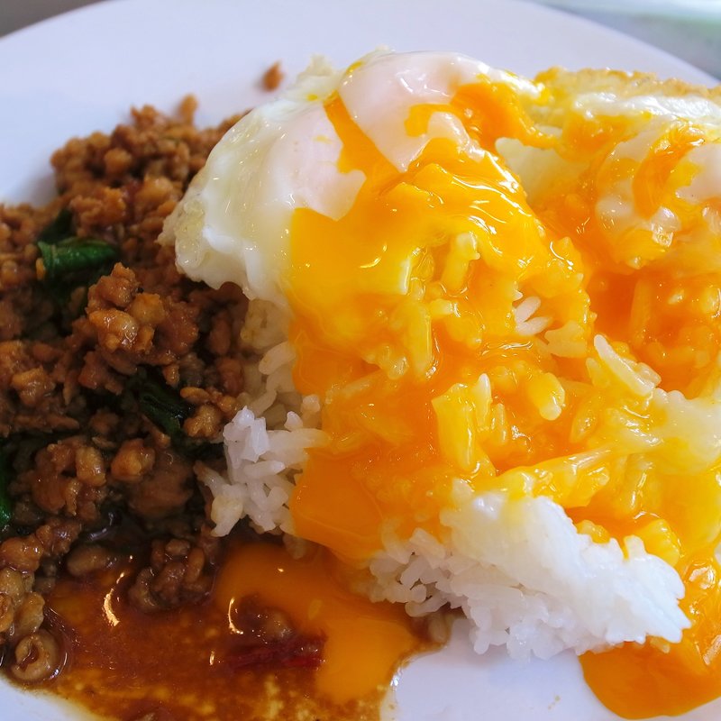 バジル炒め（ガパオ）＋目玉焼き(タイキッチンパクチー )